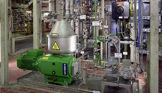 Separators with manual discharge